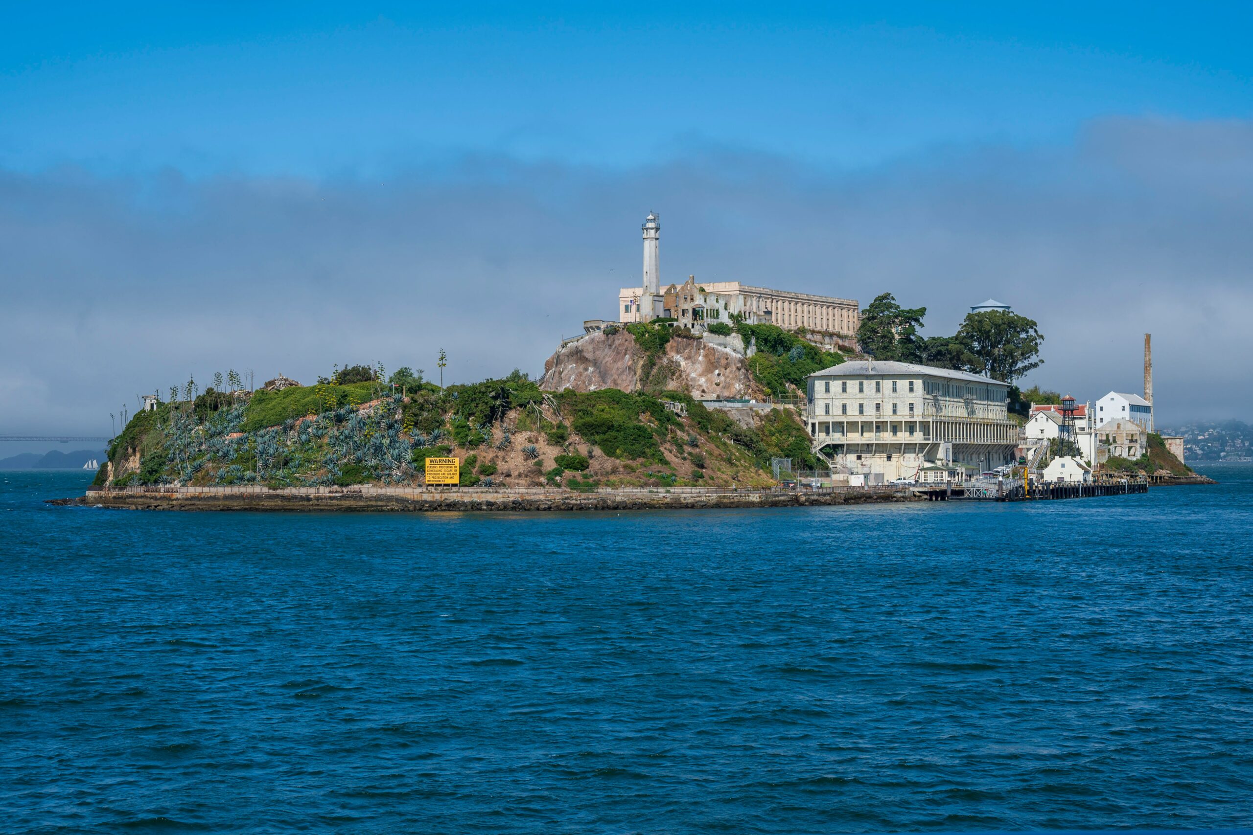 alcatraz island view from the distance