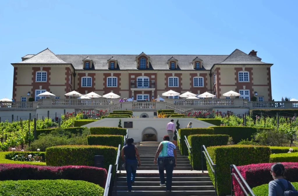 domaine carneros entrance alley