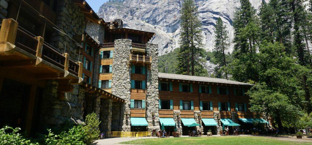 ahwahnee hotel exterior 