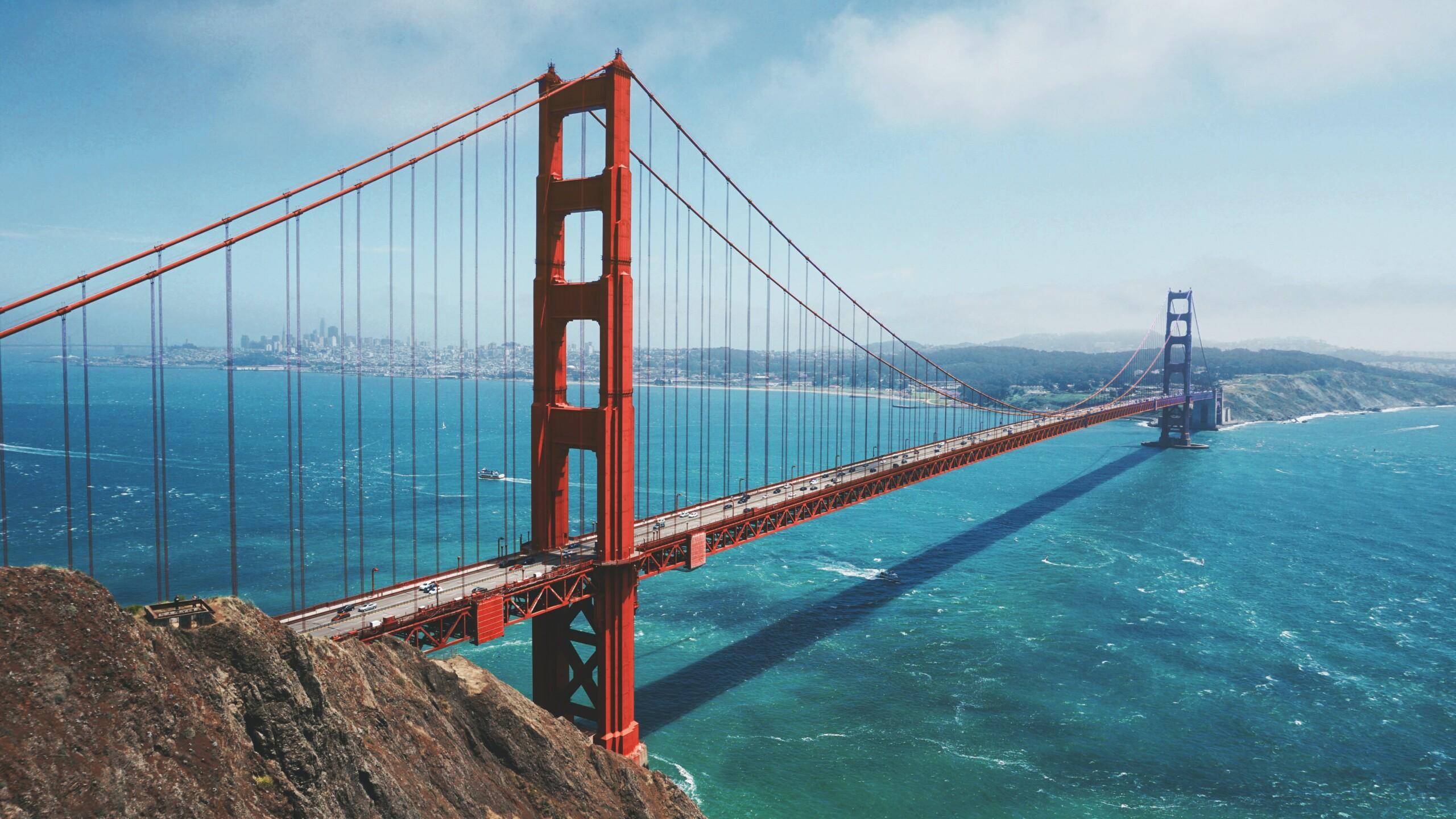 golden gate bridge view from the hills