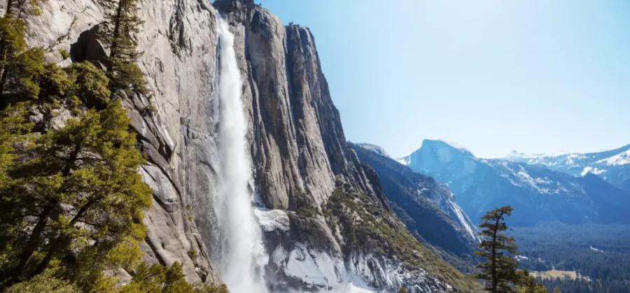 yosemite waterfall cascading