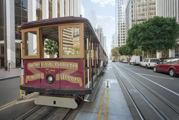 cable car in san francisco