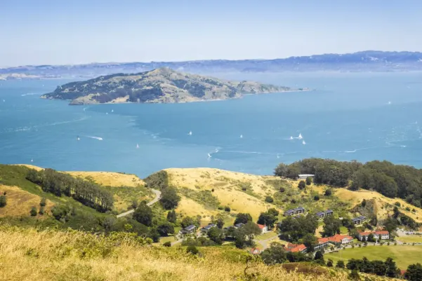 angel island in the middle of the san fransico bay