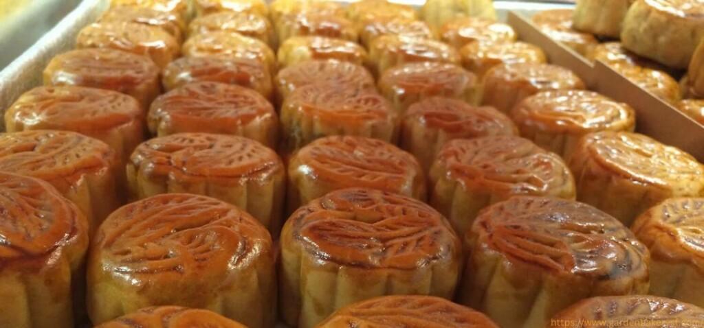 moon cakes from garden bakery