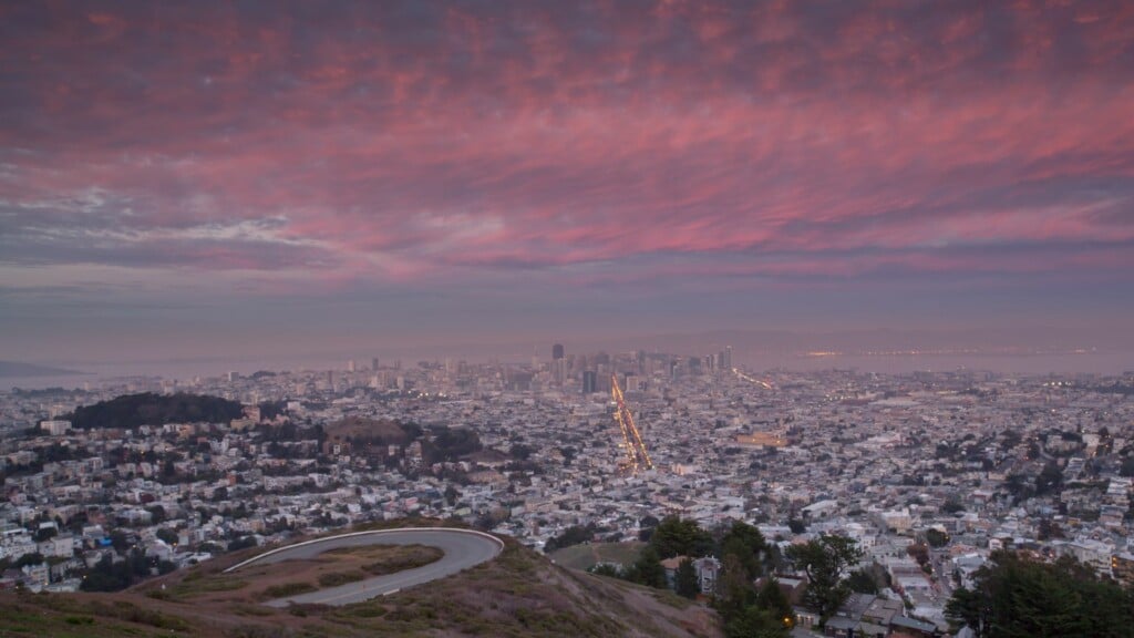 view of San Francisco from twin peaks overlook